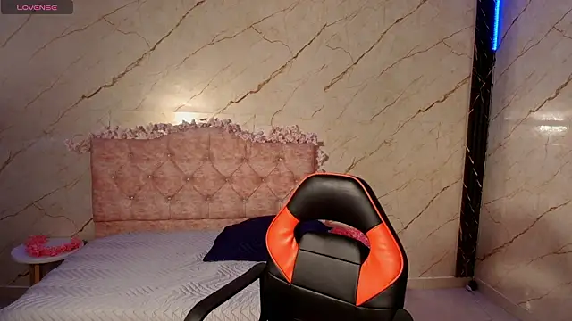 monserrat petite online show from 10, 3, 2026