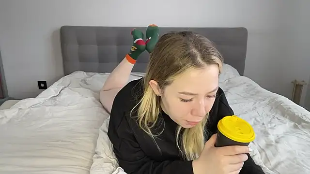 alyrasun online show from 1, 4, 2026