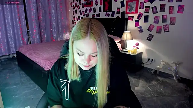 AmeliaMerris online show from 2, 4, 2026