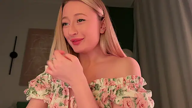 Snapshot of Wendy_Amberr chatting on 16, 3, 2026 Wendy Amberr online show from 16, 3, 2026