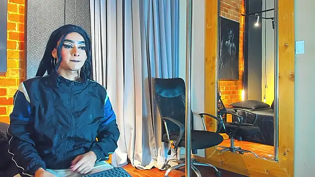 Sienna Dark online show from 14, 3, 2026