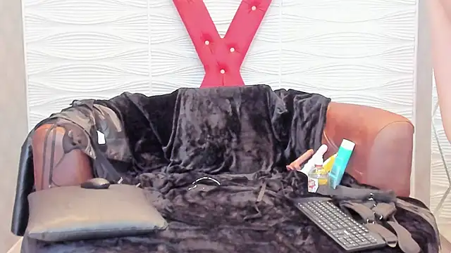 CaroBeltran online show from 16, 4, 2026