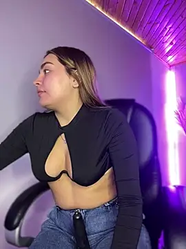 Issa pinkk online show from 20, 4, 2026