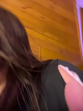 Issa pinkk online show from 18, 3, 2026