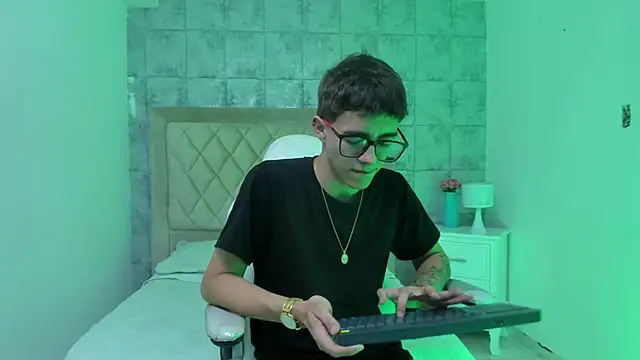 TylerCross  online show from 13, 3, 2026