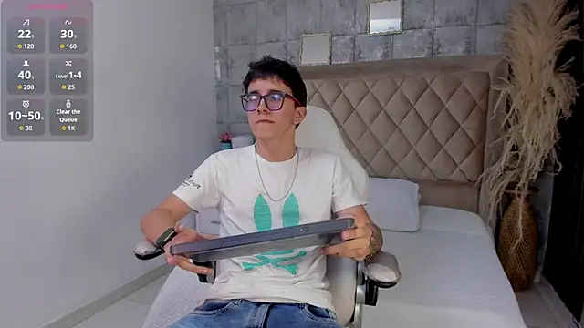 TylerCross  online show from 2, 4, 2026