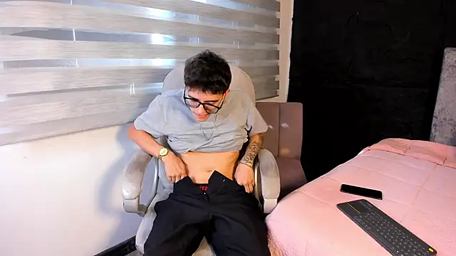 TylerCross  online show from 22, 3, 2026