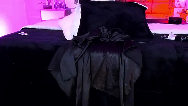 Vickmoon online show from 4, 6, 2026