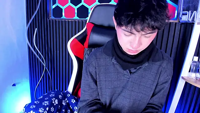 Cristopher Wild online show from 13, 4, 2026