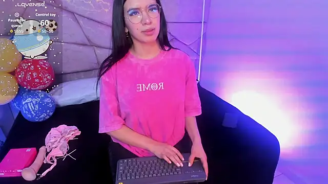 Amara Velle online show from 16, 6, 2026