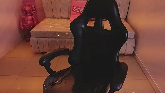 lucero s1 online show from 11, 4, 2026