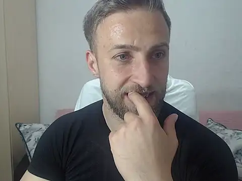 BlondEagleMuscle online show from 12, 5, 2026