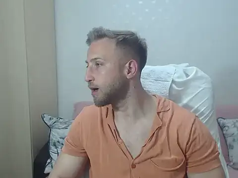 BlondEagleMuscle online show from 17, 5, 2026