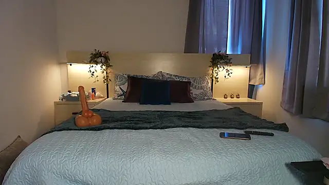 NikkiRylie online show from 9, 5, 2026