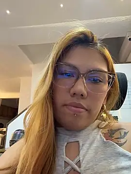 Lia Sterling online show from 23, 4, 2026