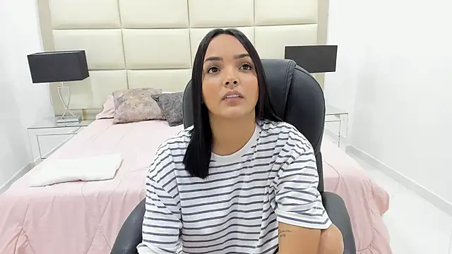 Snapshot of Chloelarsons chatting on 1, 5, 2026 Chloelarsons online show from 1, 5, 2026