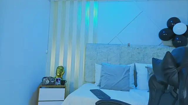 j belle  online show from 18, 3, 2026