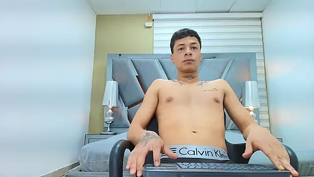 HENRY GREEN2 online show from 10, 4, 2026