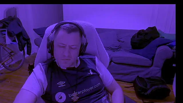 NeonDancer online show from 11, 3, 2026