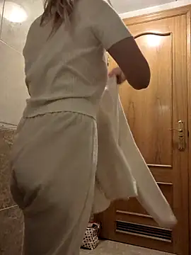 ManuelaX online show from 5, 2, 2026