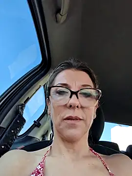 ManuelaX online show from 18, 4, 2026