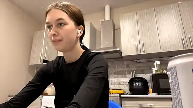 LaraDraggoo online show from 26, 3, 2026