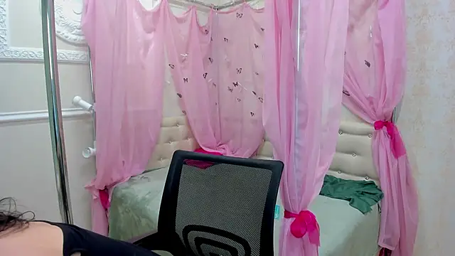 VictoriaSecretXO online show from 12, 3, 2026