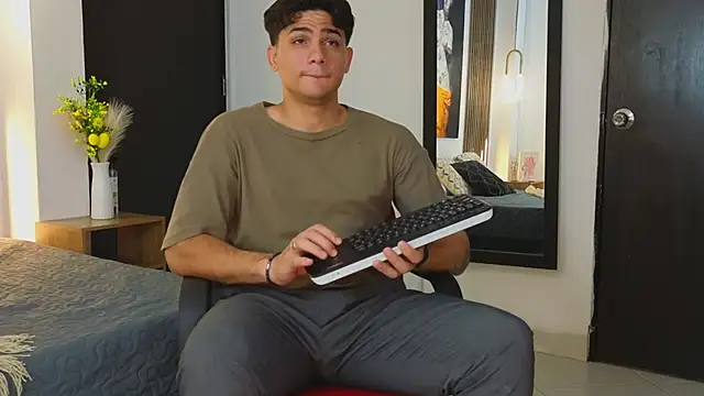 MrAdonis  online show from 16, 4, 2026