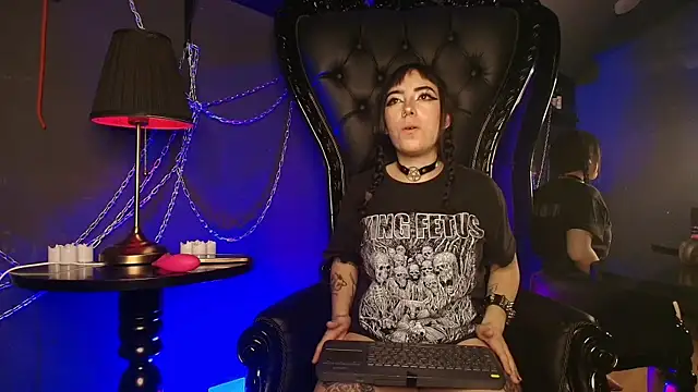 HoneyDemoni online show from 27, 4, 2026