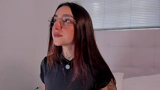 Emily Rousess online show from 28, 6, 2026
