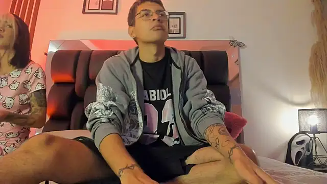 dalhia and hades online show from 22, 4, 2026