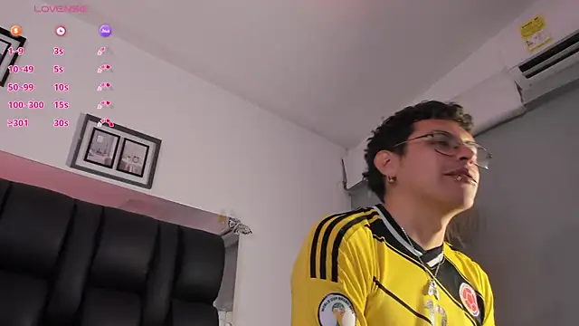 Snapshot of dalhia_and_hades chatting on 18, 6, 2026 dalhia and hades online show from 18, 6, 2026