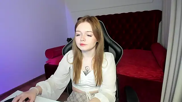 ElinaVale online show from 15, 6, 2026