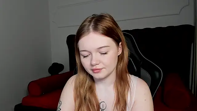 ElinaVale online show from 19, 4, 2026
