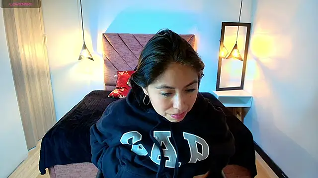 Amanda Fox   online show from 15, 4, 2026