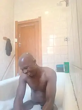 Snapshot of Zolani003 chatting on 24, 5, 2026 Zolani003 online show from 24, 5, 2026