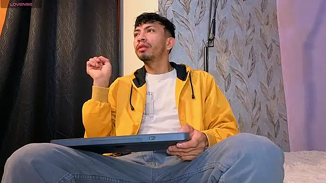 Luchoplayboy online show from 14, 4, 2026