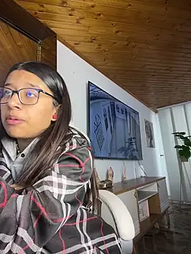 chanell pinkk online show from 27, 3, 2026