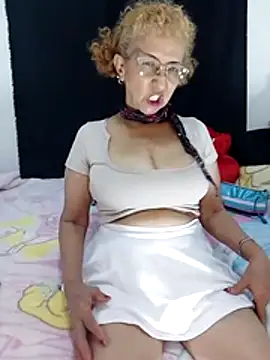 Gloria mature online show from 28, 4, 2026