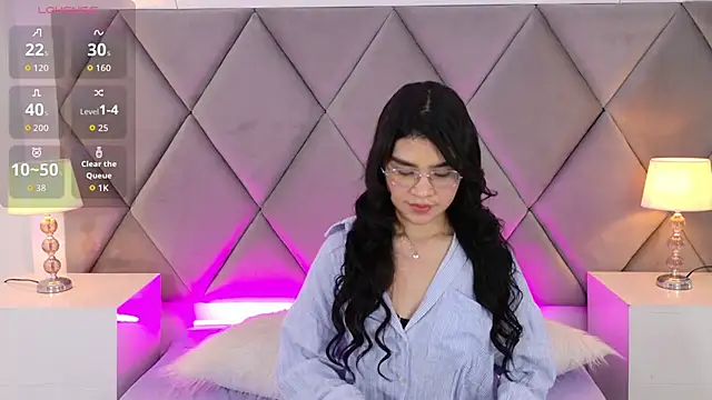 OliviaDiaz online show from 28, 3, 2026