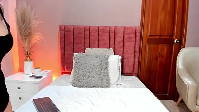 FreyaCameron online show from 26, 3, 2026