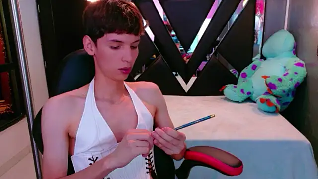 Stefany PiInk online show from 22, 4, 2026
