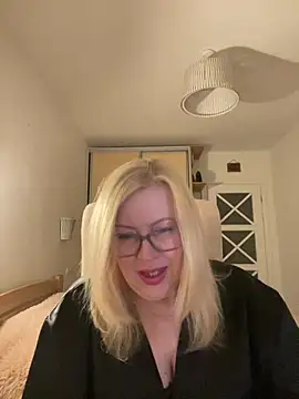 Snapshot of JanieLight53 chatting on 23, 5, 2026 JanieLight53 online show from 23, 5, 2026
