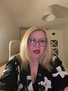 Snapshot of JanieLight53 chatting on 1, 6, 2026 JanieLight53 online show from 1, 6, 2026