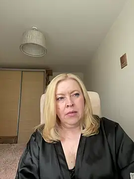 Snapshot of JanieLight53 chatting on 4, 7, 2026 JanieLight53 online show from 4, 7, 2026