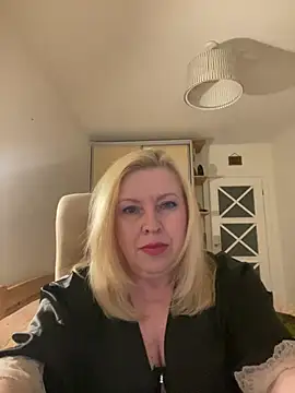Snapshot of JanieLight53 chatting on 15, 6, 2026 JanieLight53 online show from 15, 6, 2026