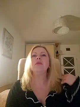 JanieLight53 online show from 2, 4, 2026