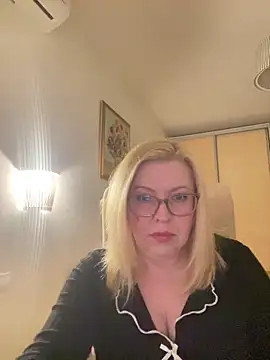 Snapshot of JanieLight53 chatting on 13, 3, 2026 JanieLight53 online show from 13, 3, 2026