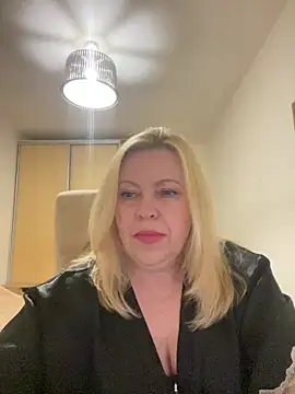 Snapshot of JanieLight53 chatting on 2, 7, 2026 JanieLight53 online show from 2, 7, 2026