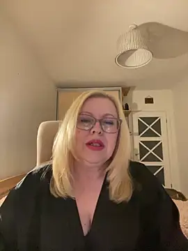 Snapshot of JanieLight53 chatting on 12, 6, 2026 JanieLight53 online show from 12, 6, 2026